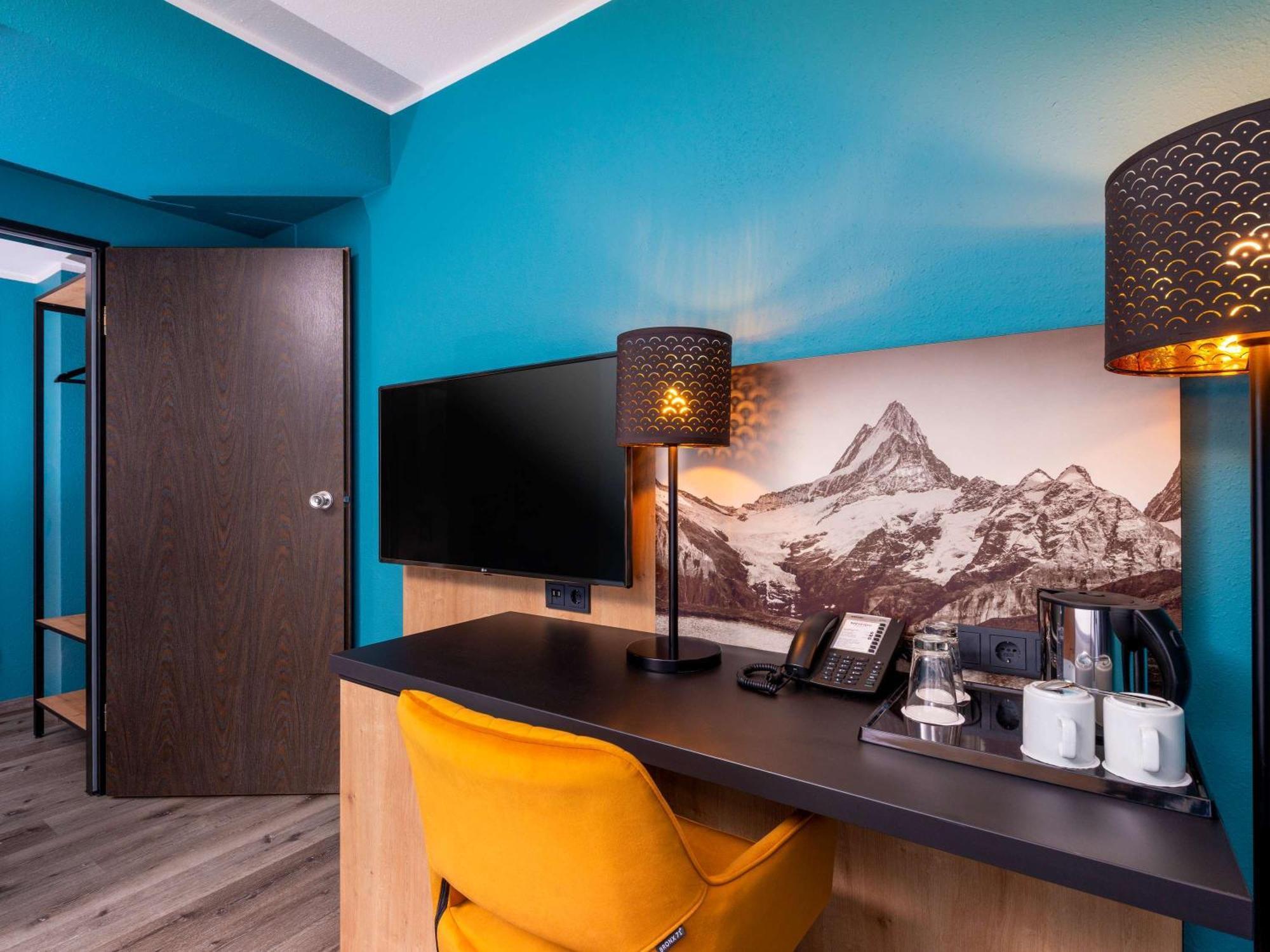 Hotel Mercure Neuperlach Süd 4*